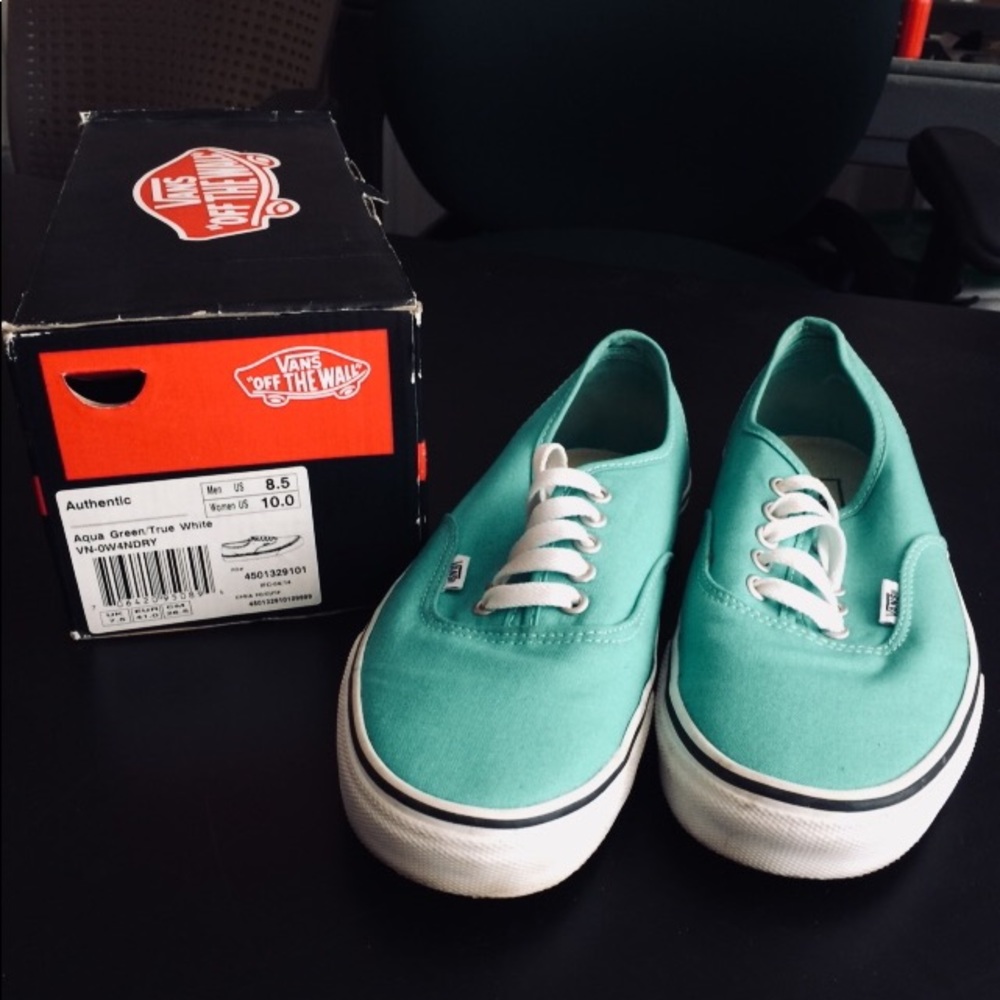 Aqua Green/True White Vans • Women 10 Men 8.5